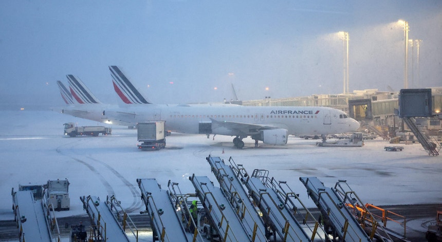 Tempestade Goretti. Nevões na Europa provocam cancelamento de centenas de voos