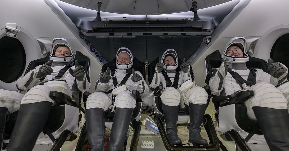 Astronautas da Crew-11 regressam à Terra após missão interrompida por um problema médico - Ciência