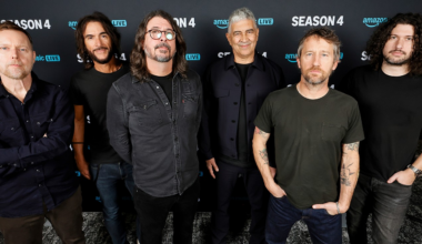 Músico do Foo Fighters sofre acidente bizzarro, é afastado dos palcos e vira motivo de piada de colegas de banda