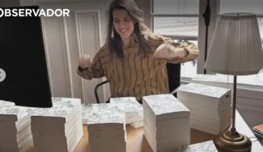 Princesa Charlotte do Mónaco estreia-se na literatura – Observador