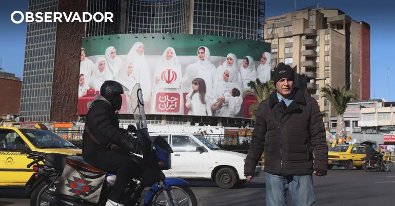 Reza Pahlavi pede a Trump "ação" no Irão – Observador