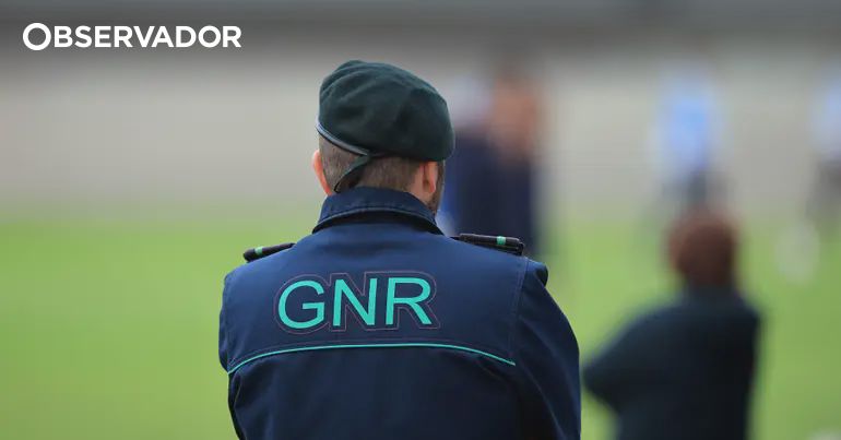 Homem morre após ser esfaqueado por familiar – Observador