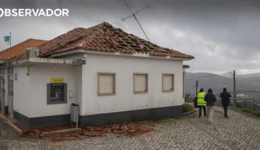 Dois homens morrem ao cair de telhados que reparavam – Observador