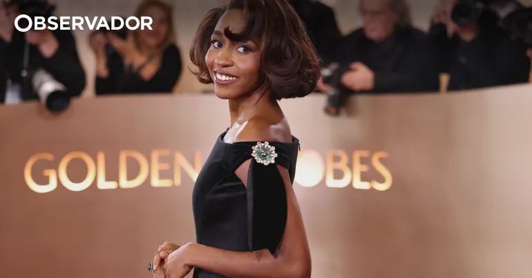 Os looks da passadeira vermelha dos Globos de Ouro – Observador