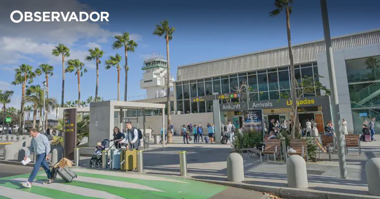 Espanha. Homem tenta embarcar em voo com mulher morta – Observador