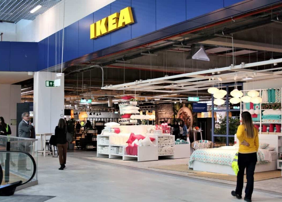 IKEA enfrenta ofensiva dos gigantes do online