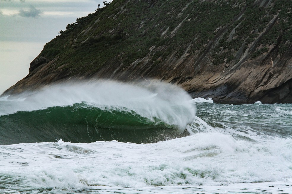 Produção reúne relatos de bodyboarders e salva-vidas e aposta na conscientização sobre os dias de “terror e pânico” — Foto: Divulgação/João Paulo Cabral