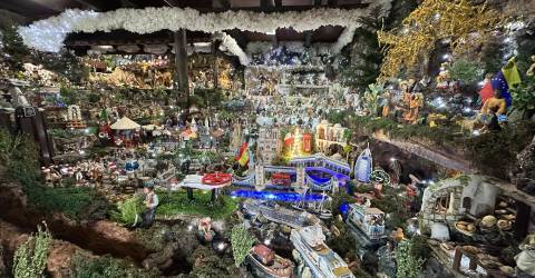 Há um megapresépio na Ribeira da Janela que dá a volta ao mundo