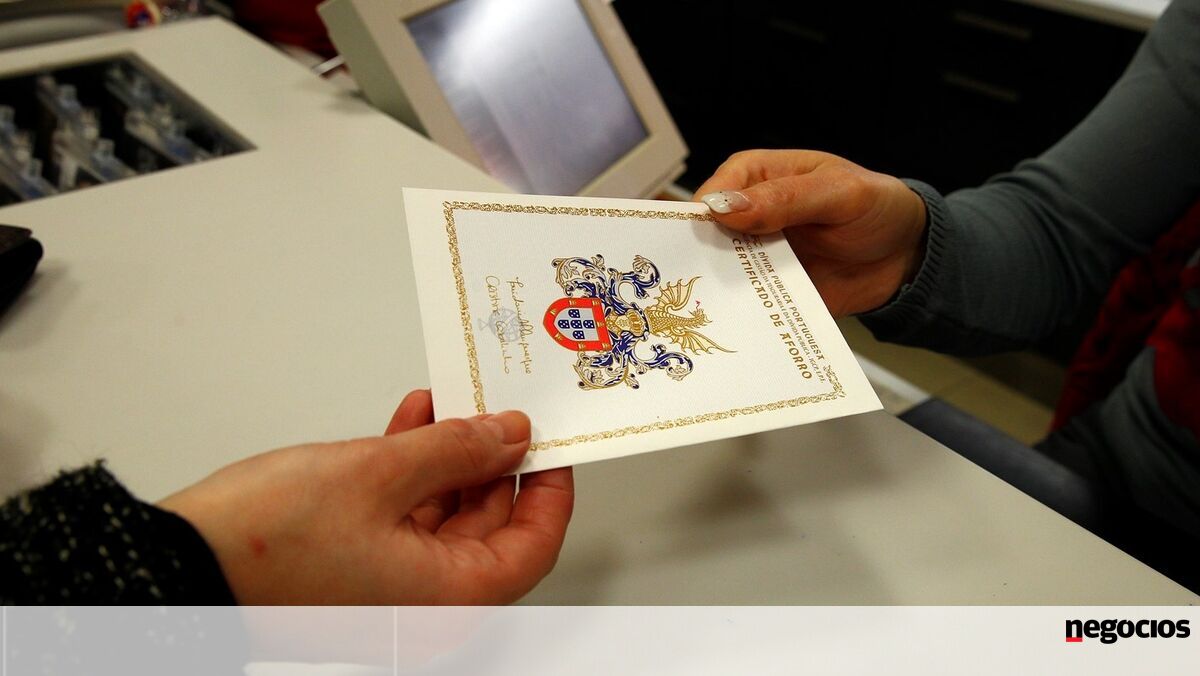 Tem certificados antigos? Fim do papel arranca hoje - Investidor Privado