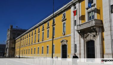 Sindicatos da UGT admitem acordo contando com futura revisão de regras das carreiras gerais - Função Pública