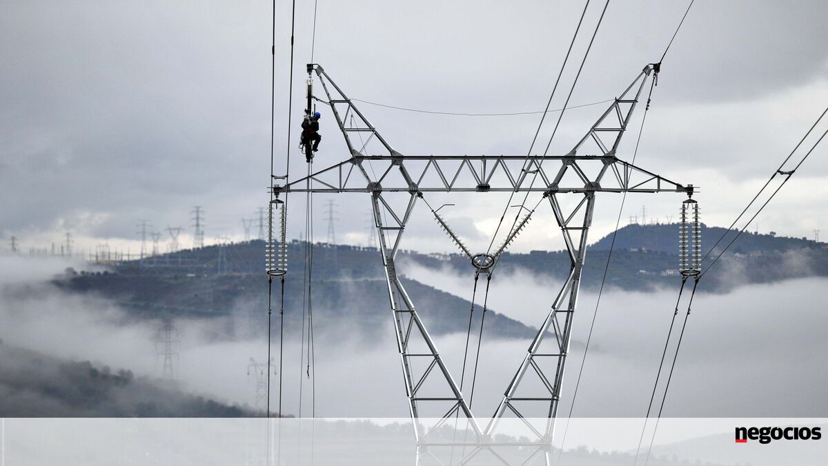 E-Redes afasta falha na distribuição no apagão. Reposição condicionada pela REN - Energia