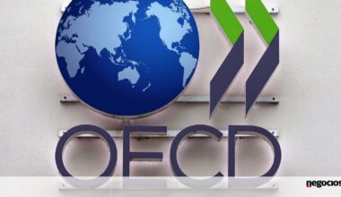 OCDE sugere ao Governo que deixe cair novas descidas de IRS e IRC e subidas de salários - Economia