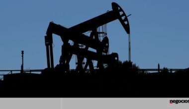 Tecto para preço do petróleo russo fixado em 44,10 dólares por barril a partir de fevereiro - Energia