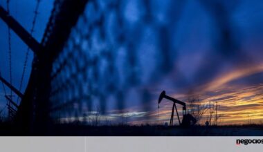 Petróleo cede após ataque à Venezuela. Bolsas europeias em alta mas Lisboa cai - Mercados num minuto