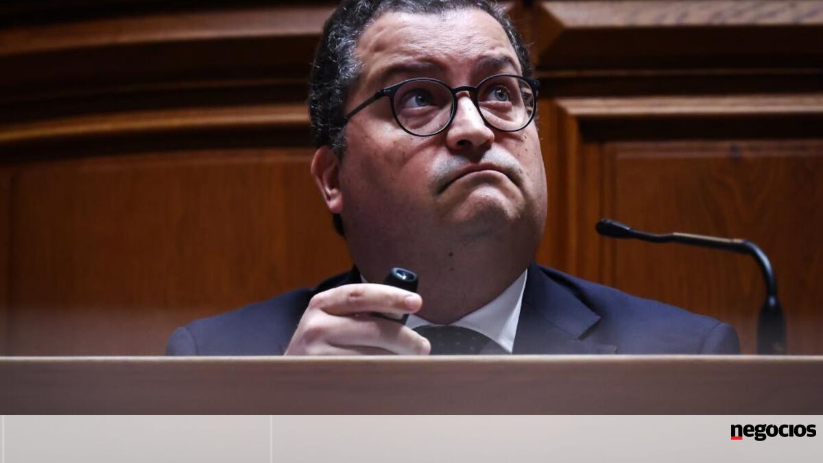 Dívida pública recua 1,9 mil milhões de euros em novembro - Finanças Públicas