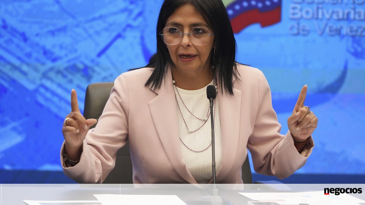 Presidente interina da Venezuela cria comissão para libertação de Maduro - Américas