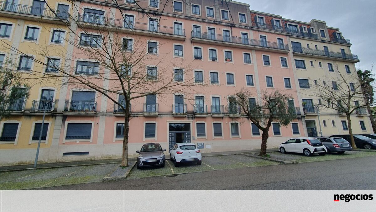 Fundo vende 21 casas em leilão online com preços de 166 mil a 386 mil euros - Imobiliário