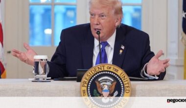 Trump aumenta pressão sobre Supremo. Se tarifas forem consideradas ilegais, "estamos lixados" - Américas