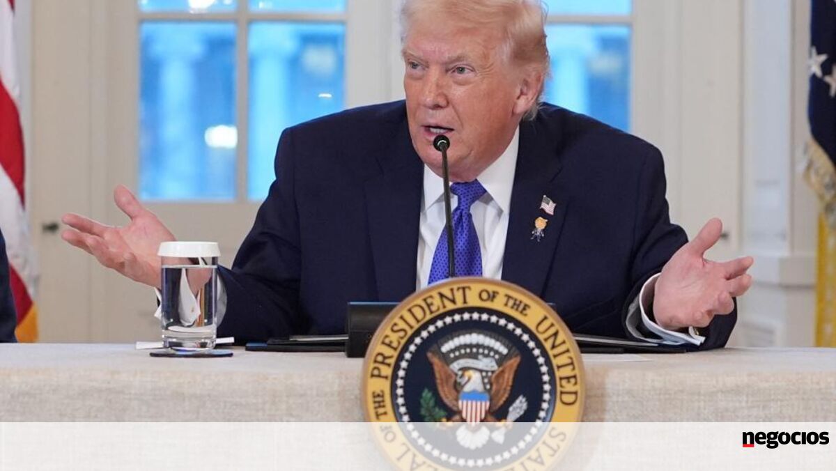 Trump aumenta pressão sobre Supremo. Se tarifas forem consideradas ilegais, "estamos lixados" - Américas