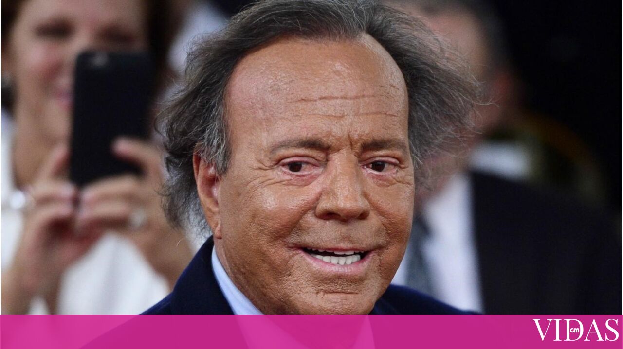 "Penetrações, bofetadas e humilhações": Julio Iglesias acusado de agressão sexual por duas ex-funcionárias - Últimas