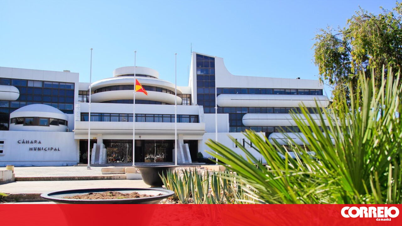 Dois altos dirigentes da Câmara de Albufeira suspensos devido a queixas de funcionários por ameaças e assédio moral - Portugal