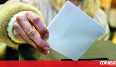 Um em cada seis eleitores está no estrangeiro e não pode votar nas presidenciais à distância - Eleições Presidenciais 2026