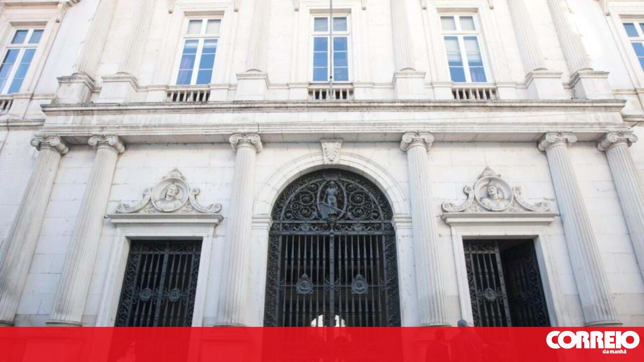 Idosos enganados por cuidadora pensavam estar a tratar de avisos do aumento das rendas e assinaram a doação de um imóvel - Portugal