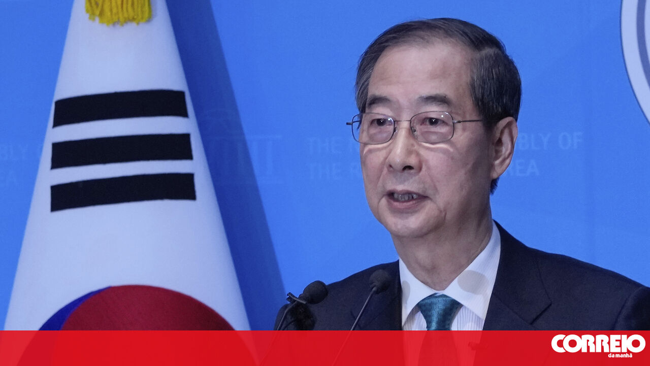 Ex-primeiro-ministro sul-coreano condenado a 23 anos de prisão por lei marcial - Mundo