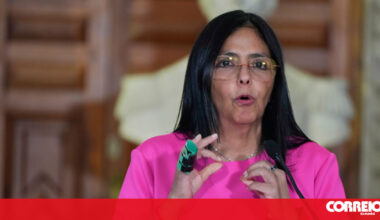 Vice-presidente venezuelana desmente Trump e exige libertação de Nicolás Maduro, "o único Presidente da Venezuela" - Mundo