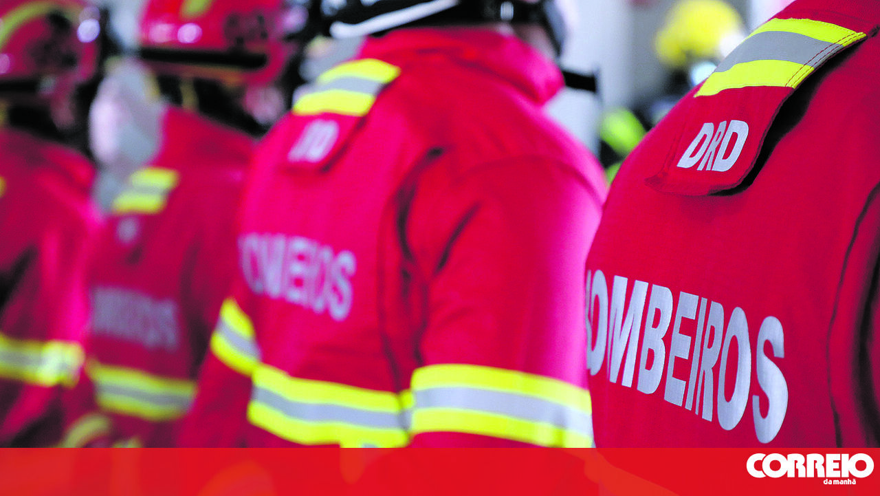 Bombeiro agredido por popular no socorro a acidente no concelho de Porto de Mós - Portugal