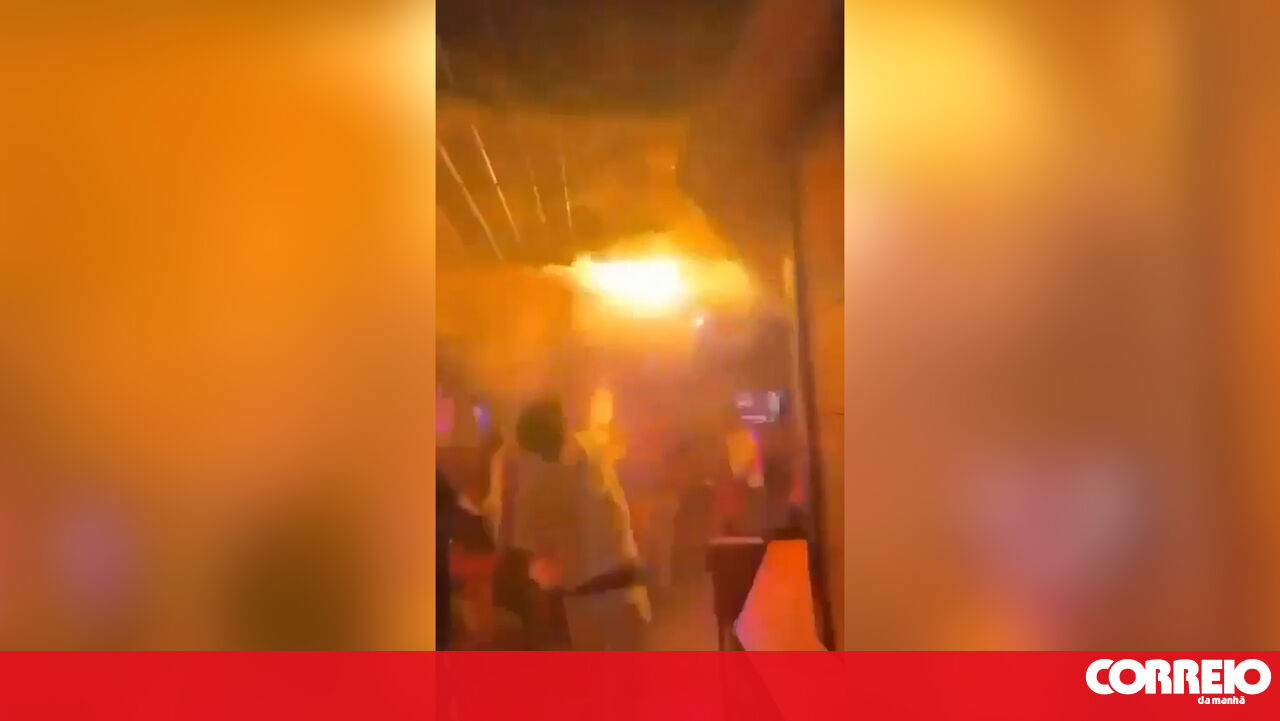Uma portuguesa ferida e outra desaparecida em incêndio em bar na Suíça - Mundo