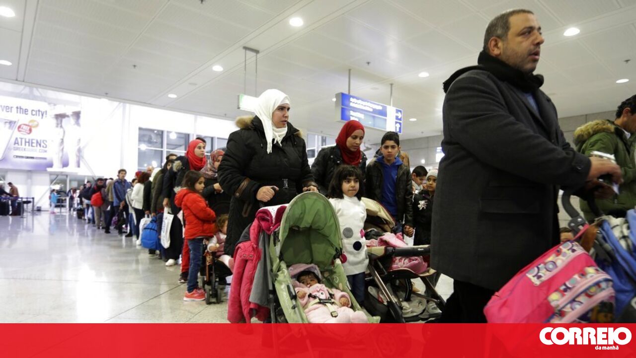 Aeroportos da Grécia suspendem voos devido a problemas de radiofrequência - Mundo