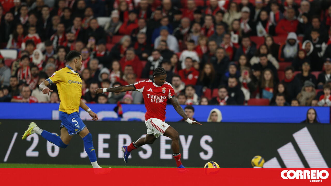 Sidny ameaça ficar com o lugar de Sudakov - Futebol