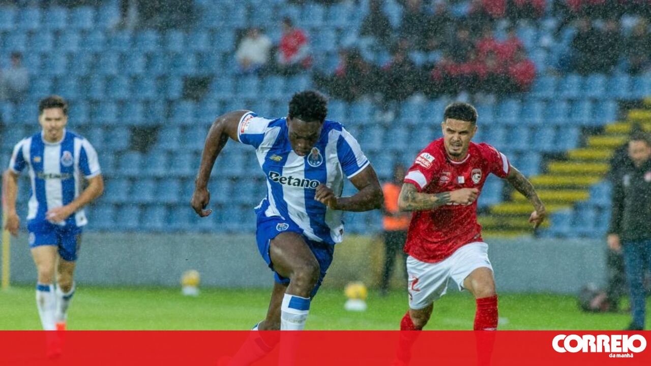 Samu aproveitou distração do guarda-redes e fez golo que deu a vitória ao FC Porto frente ao Santa Clara - Futebol