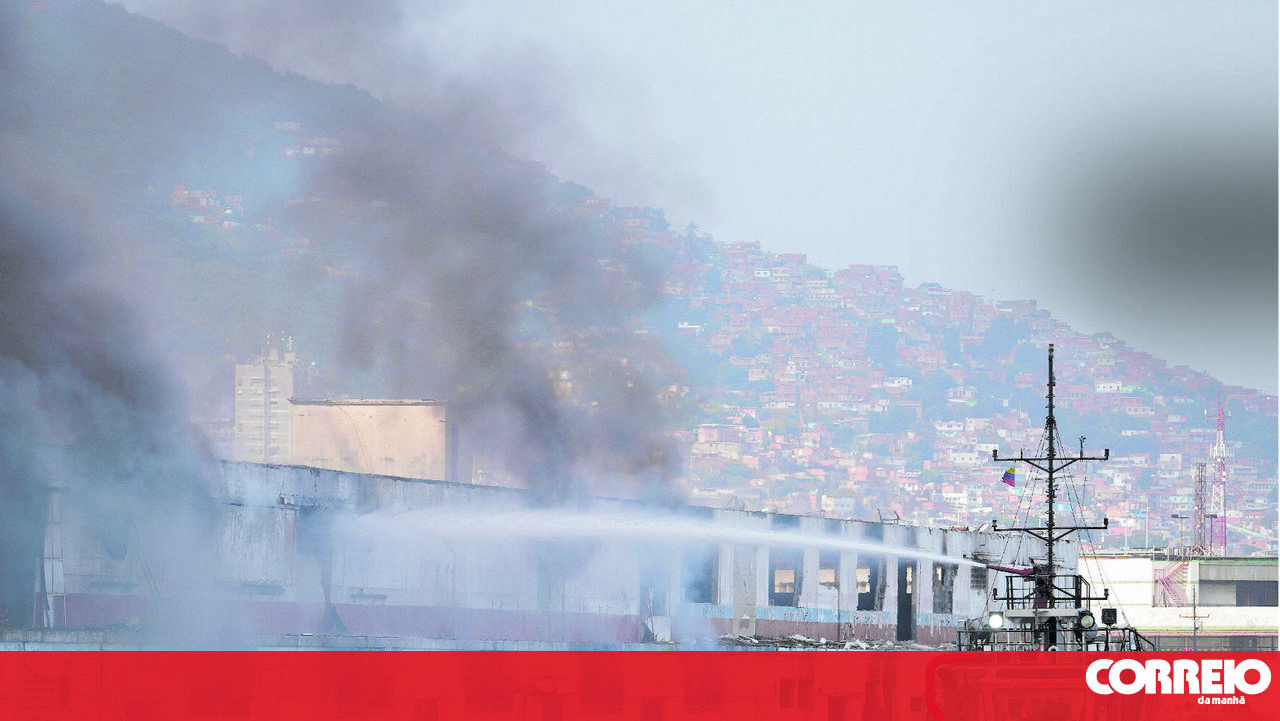 Como é que os EUA atacaram a Venezuela e raptaram Nicolás Maduro e a mulher? - Mundo