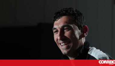 Ex jogador do Benfica é doutor em Coimbra - Sociedade