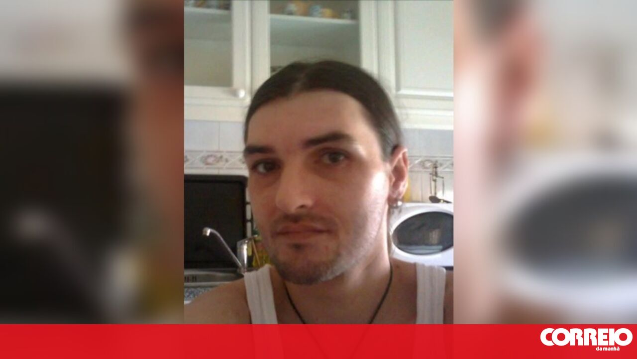 Um morto em incêndio em prédio de oito pisos em Alenquer. 11 pessoas hospitalizadas por inalação de fumo - Portugal