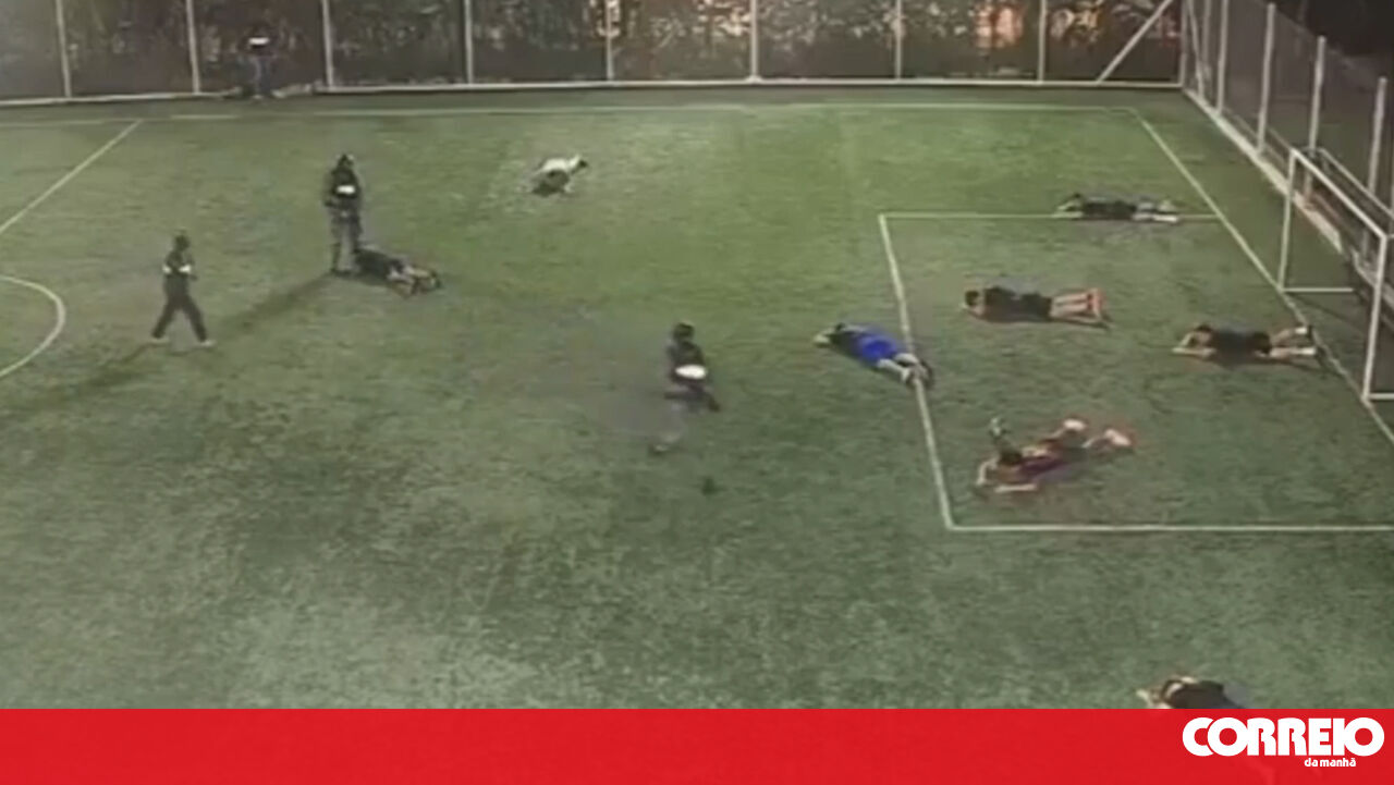 Equador em choque: homens armados disfarçados de polícias invadem relvado e matam três pessoas - Mundo