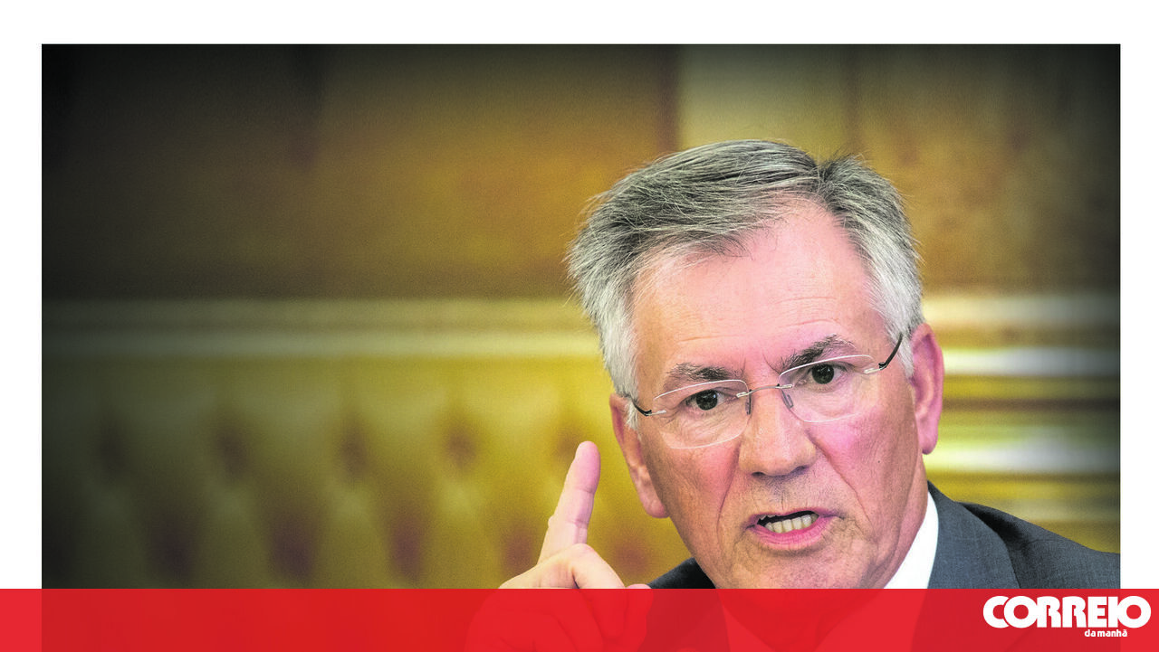 Políticos acumulam duas pensões vitalícias - Política