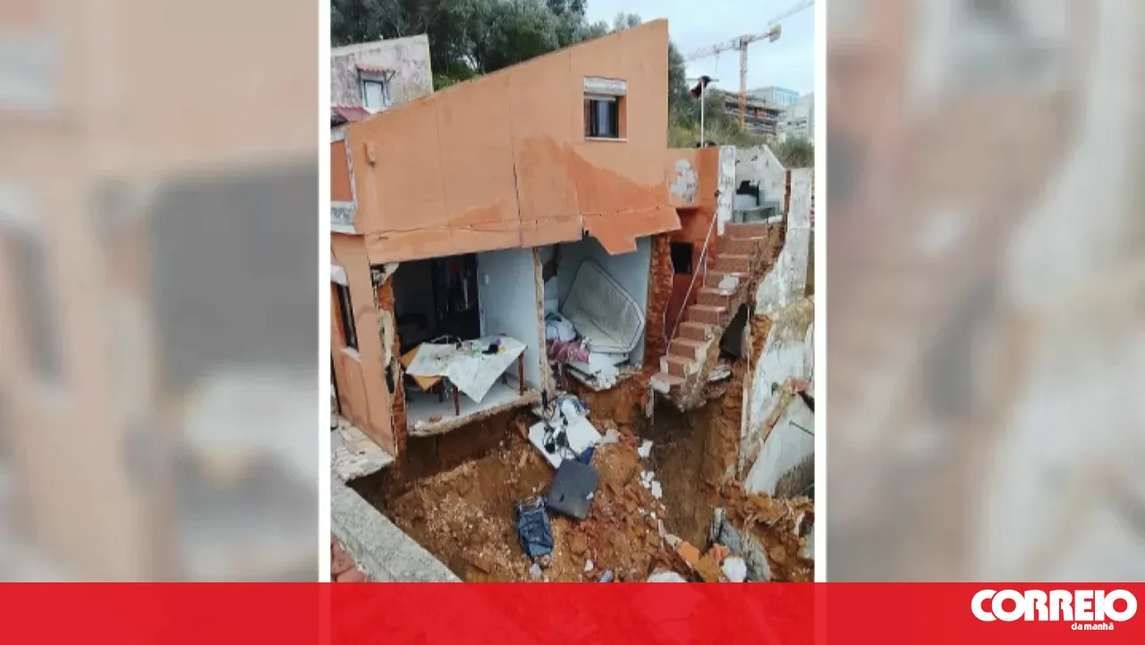 Família com quatro crianças desalojada após desabamento de casa em Setúbal - Portugal