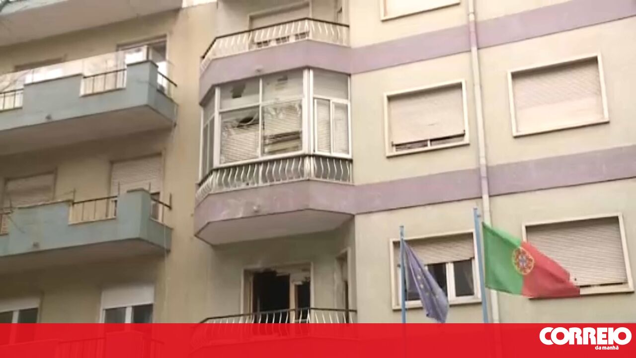 Explosão em edifício em construção em Algés danifica veículos e residências vizinhas - Portugal