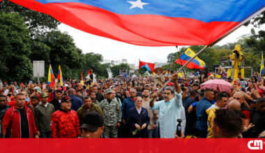 Portugueses na Venezuela temem violência e agravamento da crise humanitária após explosões - Vídeos