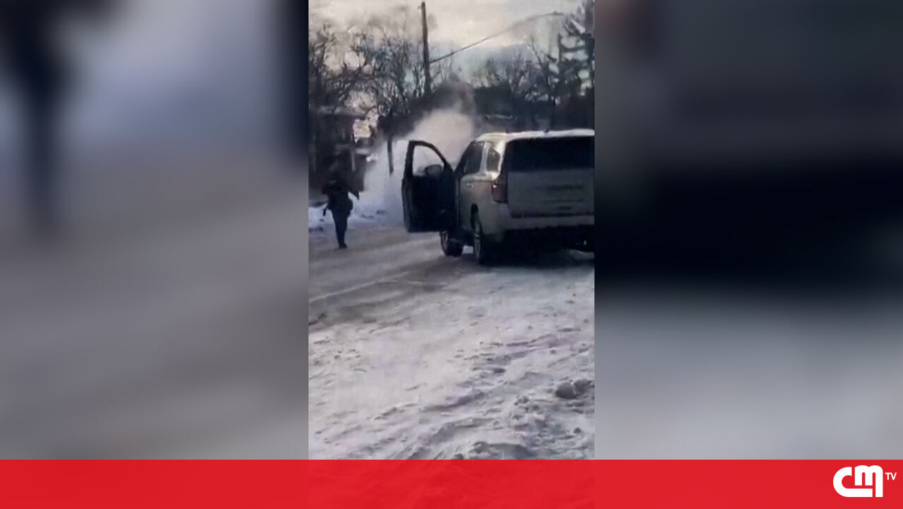 O momento em que mulher desarmada é baleada por agente do ICE nos EUA - cmjornal.pt