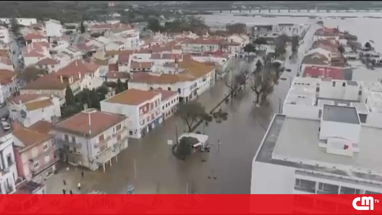 Imagens impressionantes captadas por drone mostram os efeitos do mau tempo em Alcácer do Sal - Vídeos