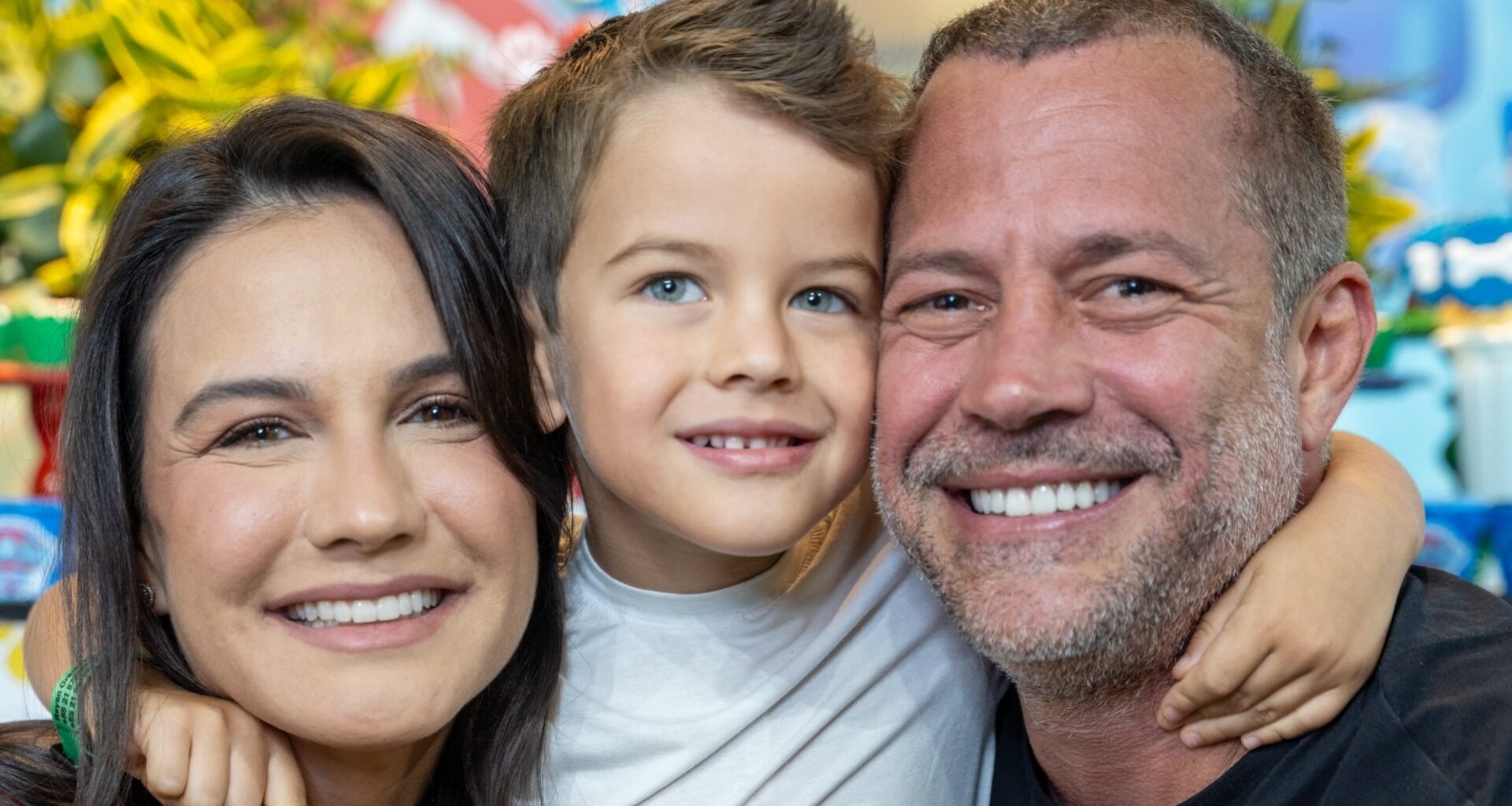 Kyra Gracie e Malvino Salvador comemoram o aniversário do filho