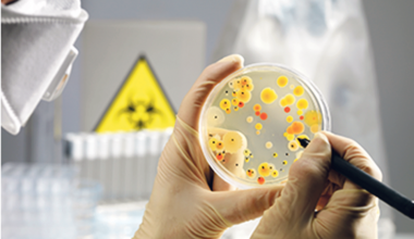 Casos confirmados na Índia levam países asiáticos a reforçar controlos nas fronteiras e aeroportos