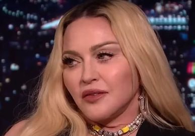 Madonna compartilha foto com os filhos durante viagem para Marrocos