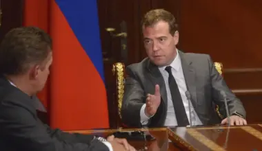Medvedev ameaça "governantes idiotas" caso enviem forças para ajudar Kyiv