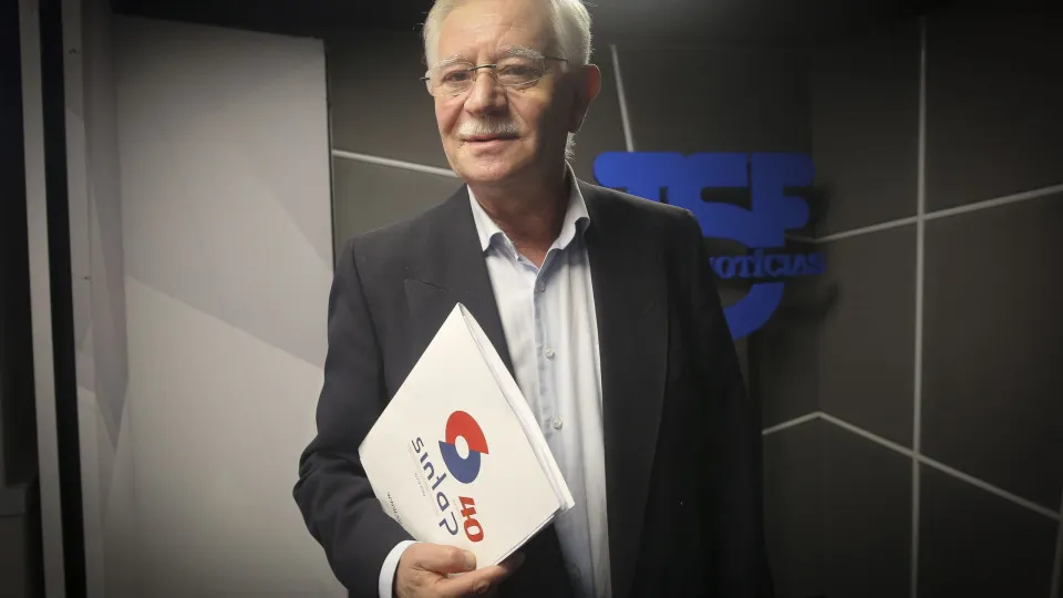 Governo "vai rever carreiras gerais" do Estado em 2027. O que vem aí?