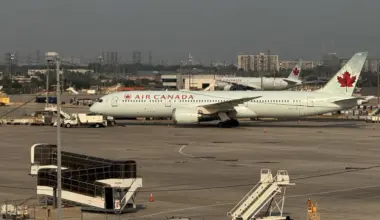 Homem fica preso em porão de avião. Passageiros "ouviram-no a gritar"